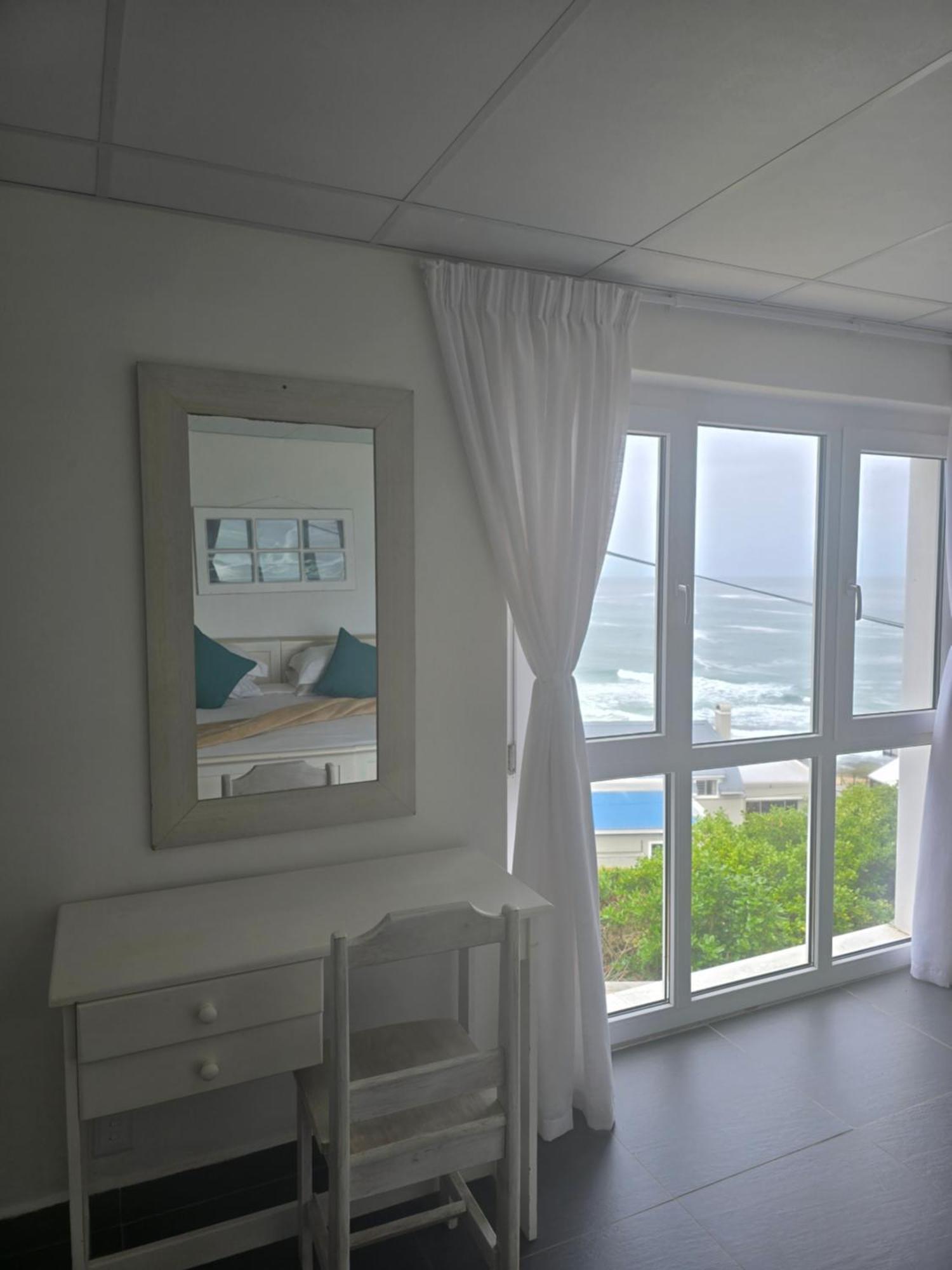 Swept Away Guesthouse - No-Loadshedding Yzerfontein Exterior foto