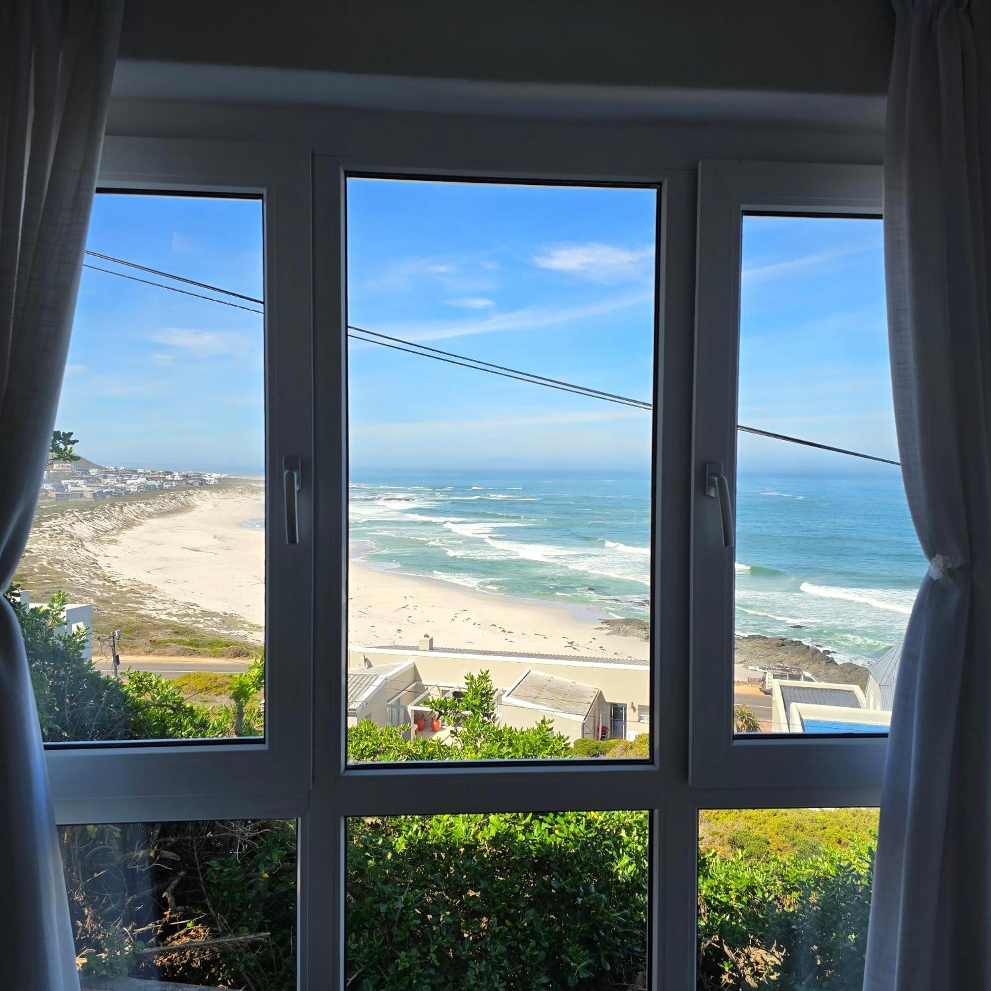Swept Away Guesthouse - No-Loadshedding Yzerfontein Exterior foto