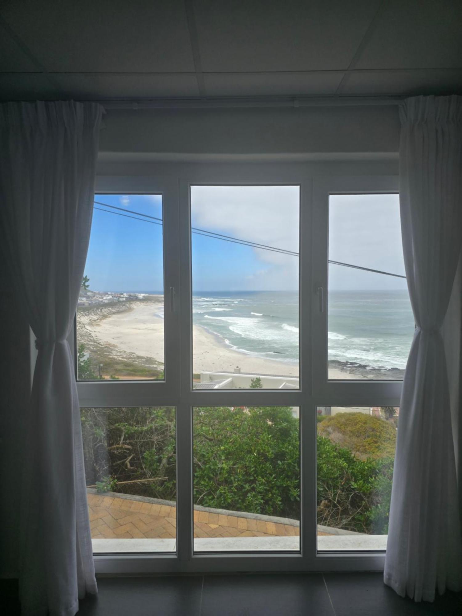 Swept Away Guesthouse - No-Loadshedding Yzerfontein Exterior foto