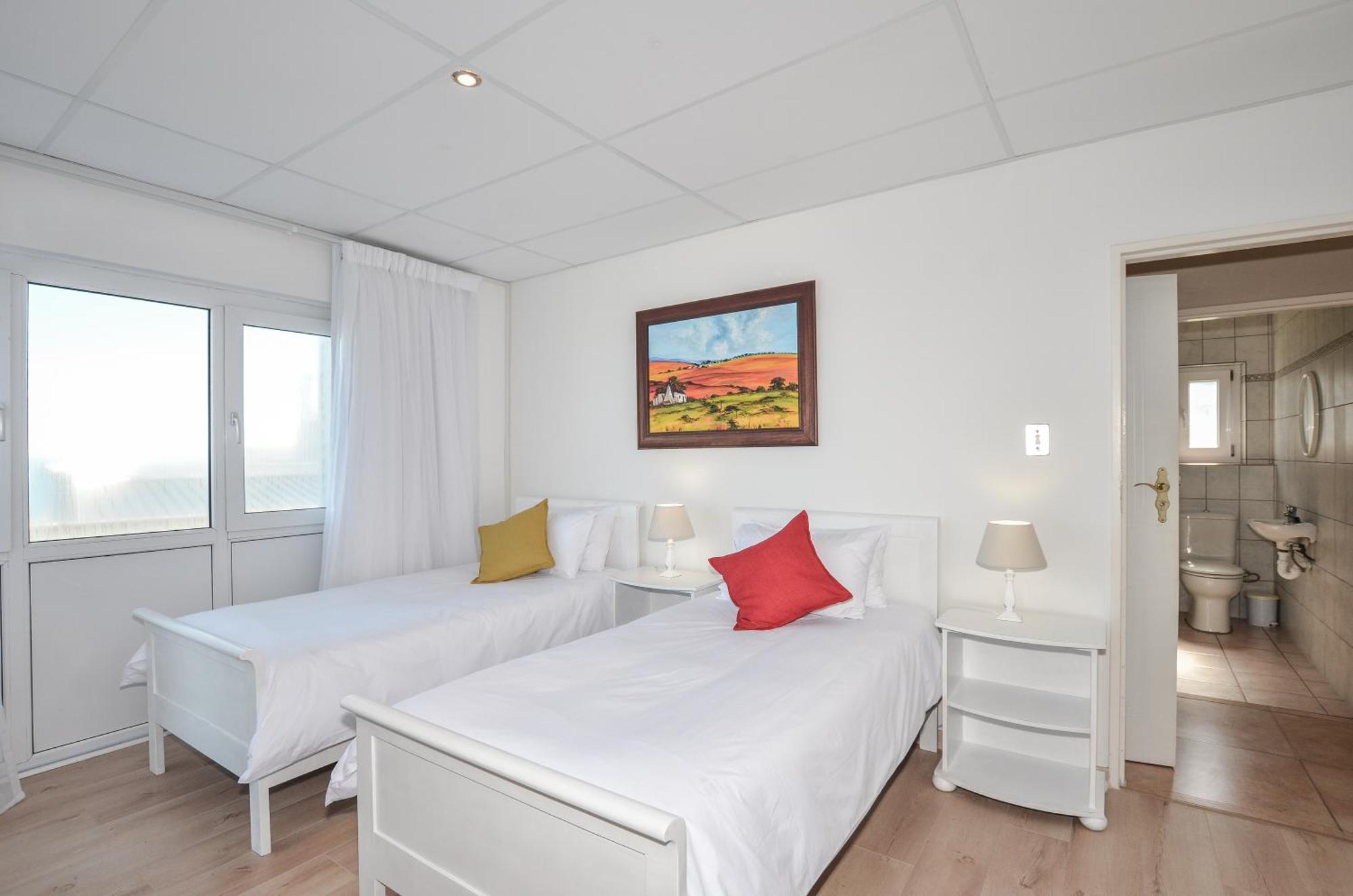 Swept Away Guesthouse - No-Loadshedding Yzerfontein Exterior foto